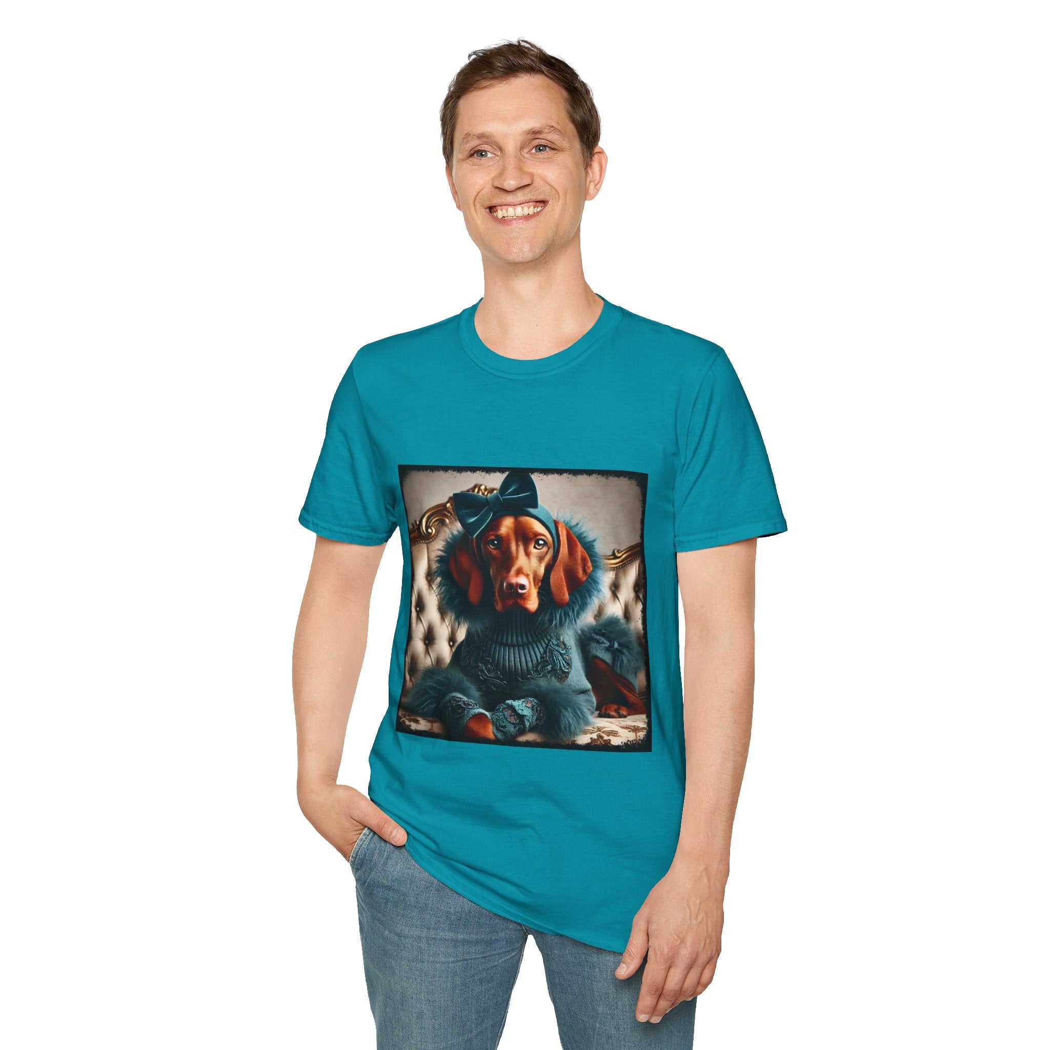 Vizsla Fashion Icon | Unisex Dog T-Shirt
